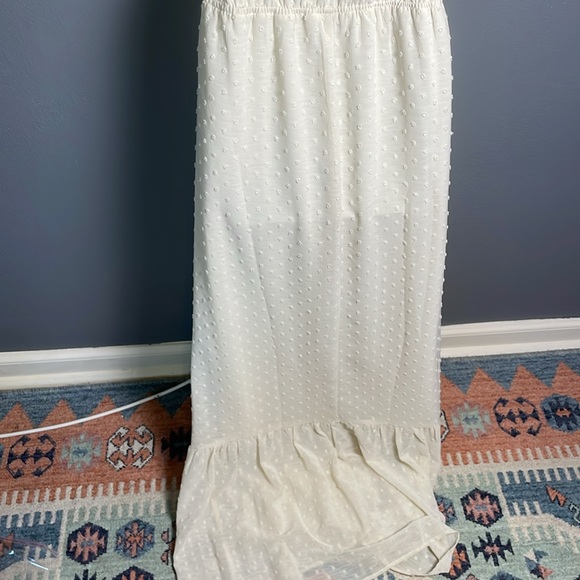 Lulu’s Sweet Swiss Dot Maxi Dress Creamy Ivory Off White BRIDAL Medium - Picture 9 of 13